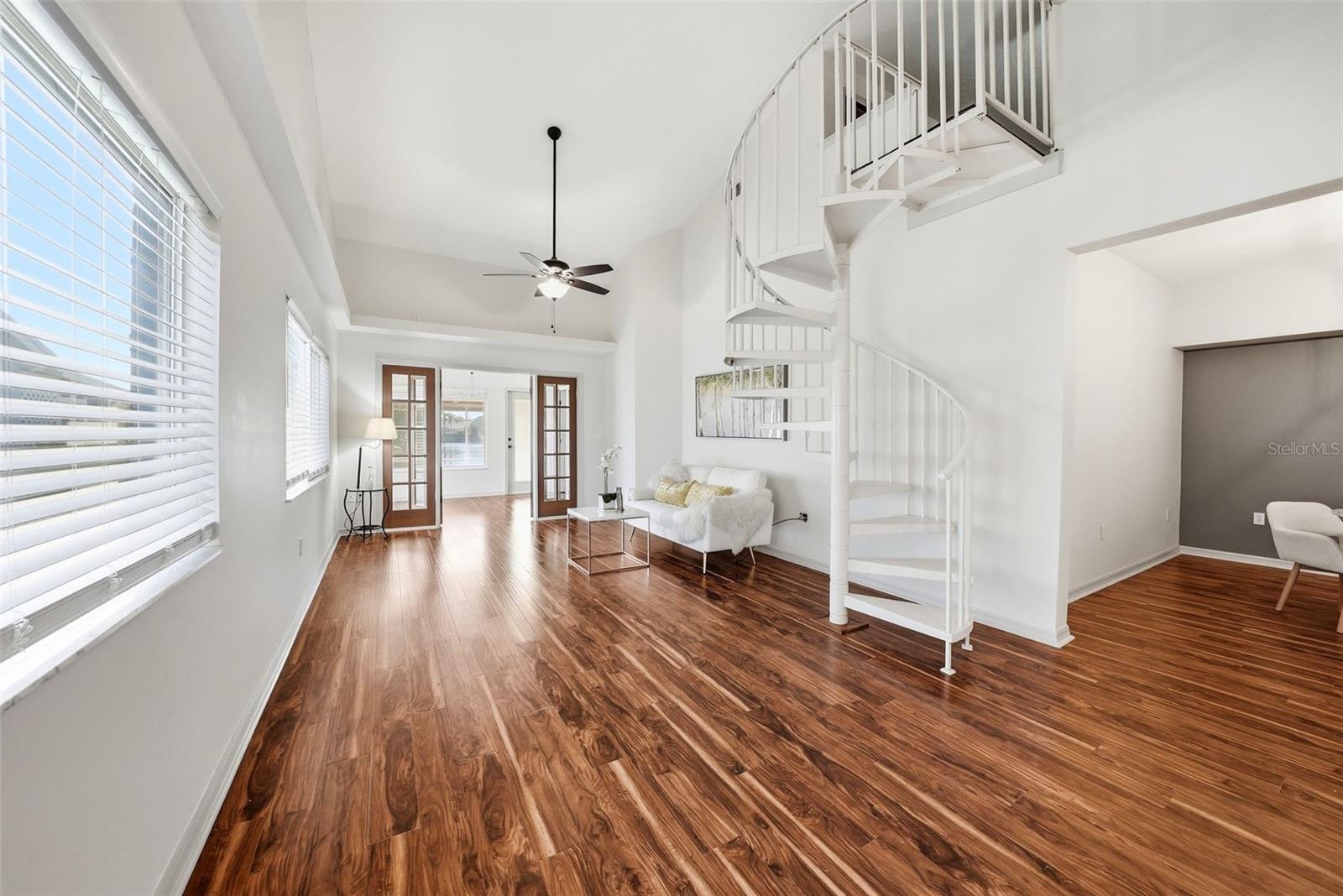 13614 LAKE POINT DR S, CLEARWATER, FL, 33762