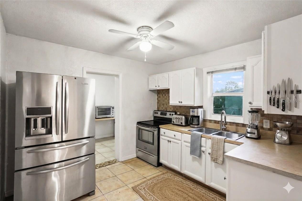 313 E BOOKER ST, AVON PARK, FL, 33825