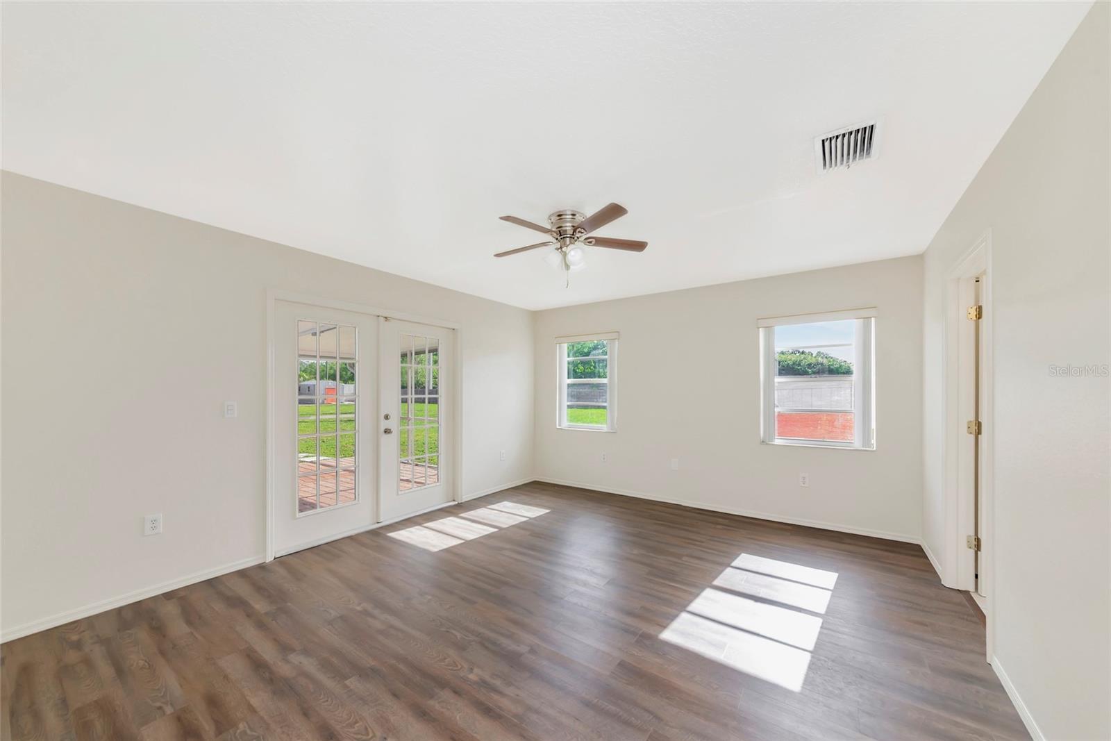 5615 18TH AVE E, BRADENTON, FL, 34208