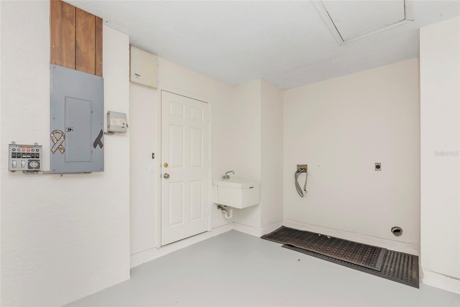 5615 18TH AVE E, BRADENTON, FL, 34208