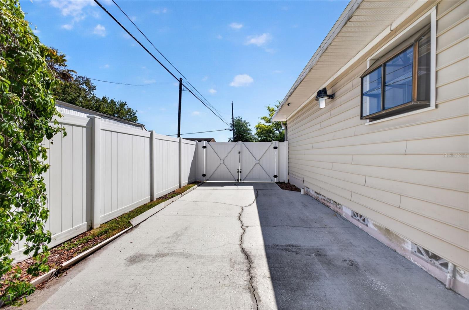 114 N ARCTURAS AVE, CLEARWATER, FL, 33765