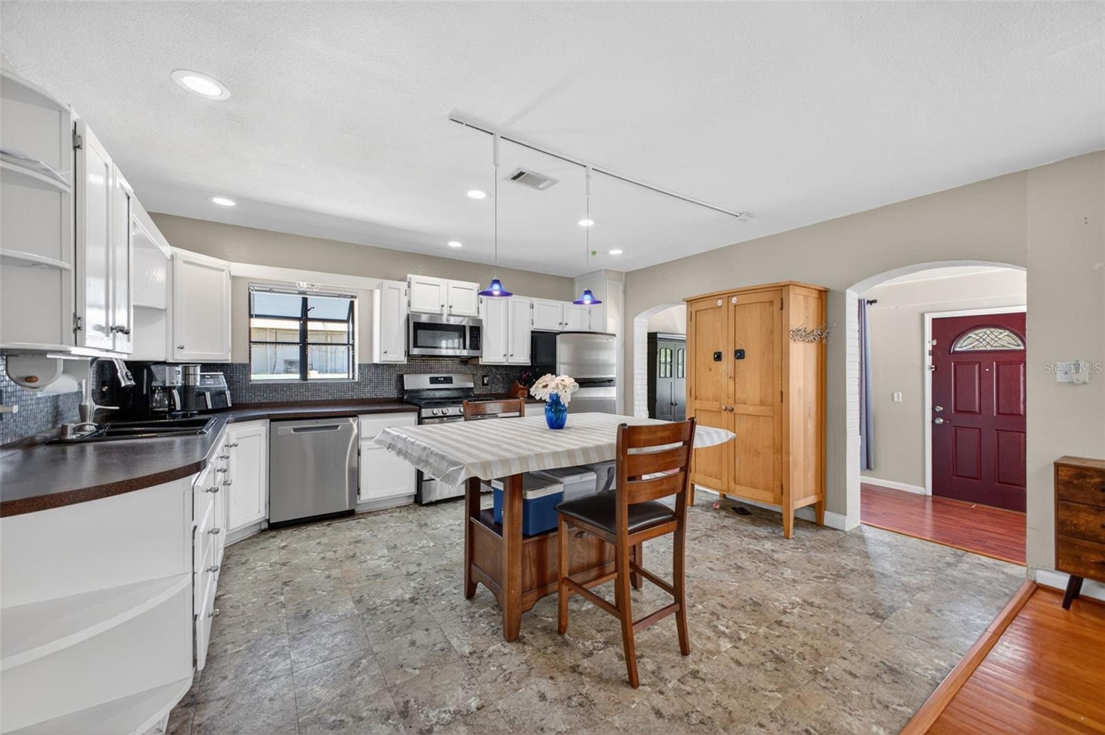 114 N ARCTURAS AVE, CLEARWATER, FL, 33765