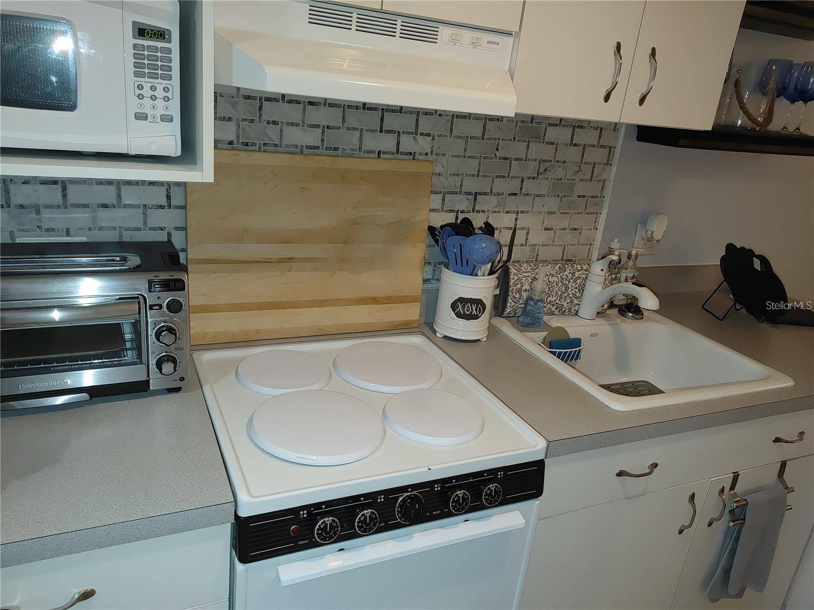 1983 ABRICO DR #H-13, LUTZ, FL, 33558