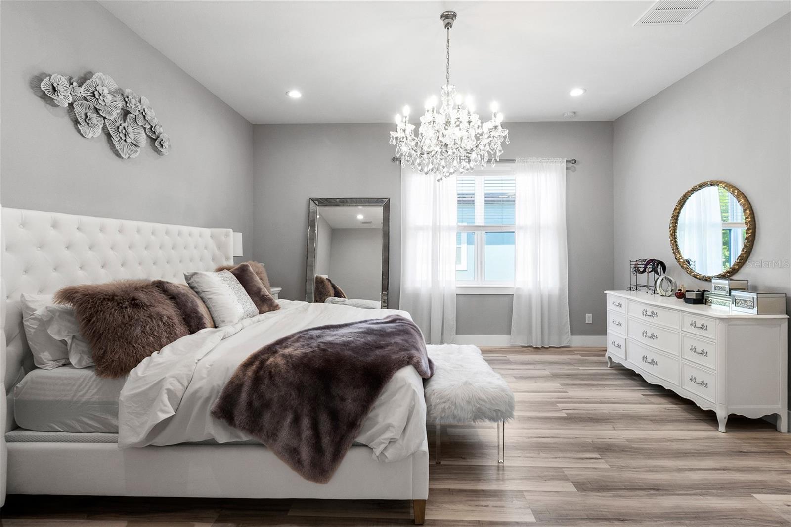 122 W SLIGH AVE, TAMPA, FL, 33604