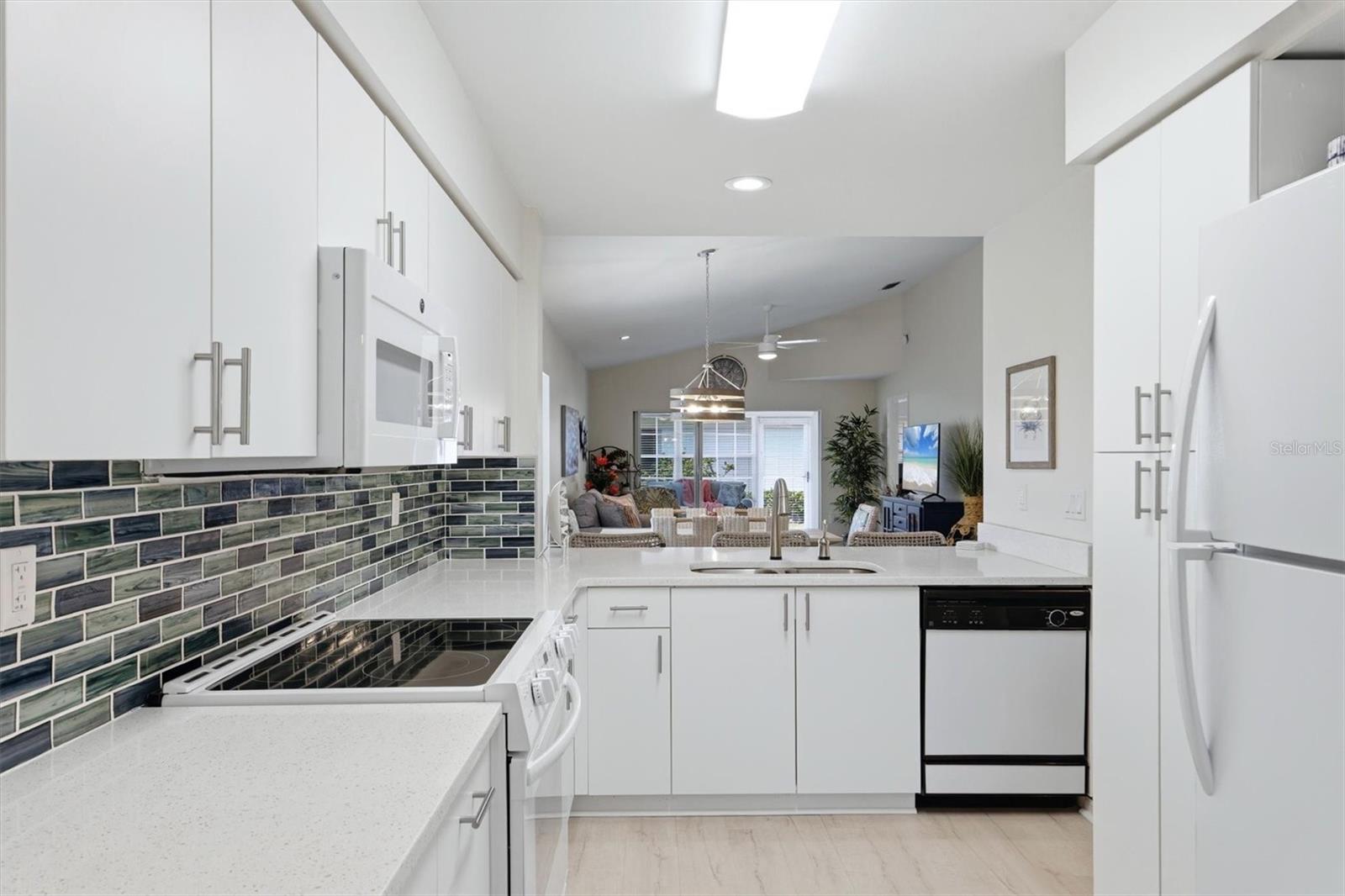 6401 APPROACH RD #32, SARASOTA, FL, 34238