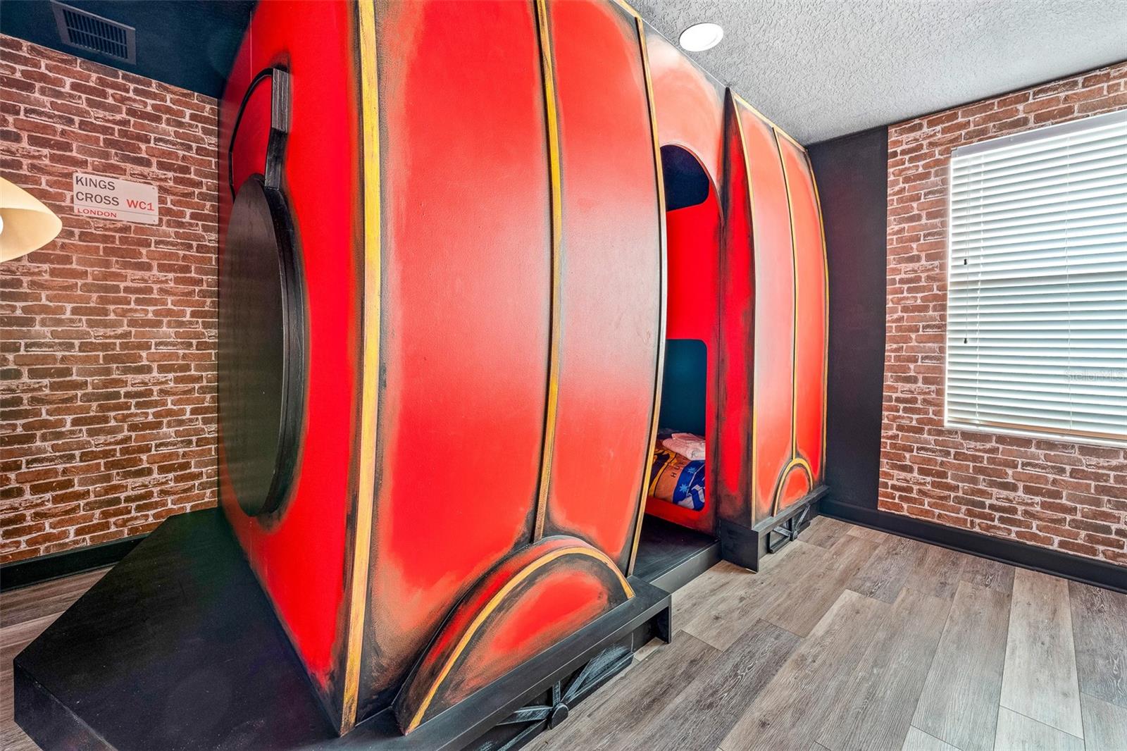 1496 MOON VALLEY DR, DAVENPORT, FL, 33896