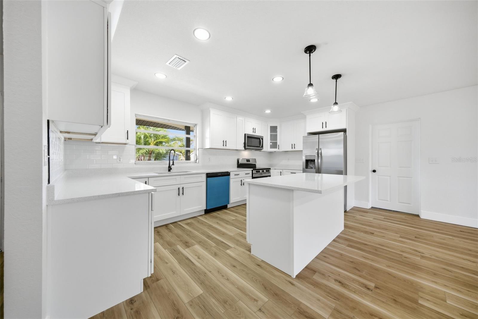 5112 11TH AVE W, BRADENTON, FL, 34209