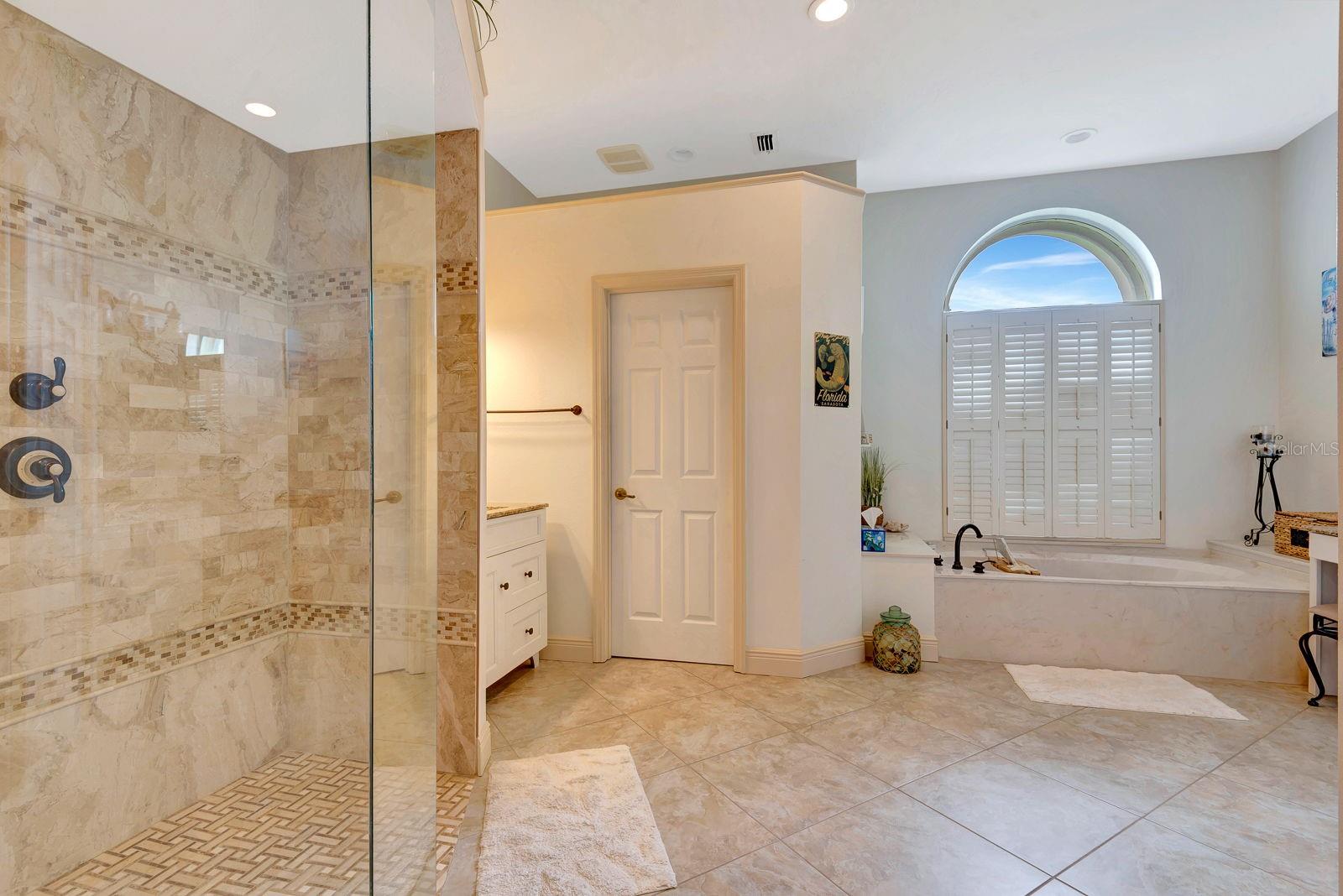 10005 CHERRY HILLS AVENUE CIR, BRADENTON, FL, 34202