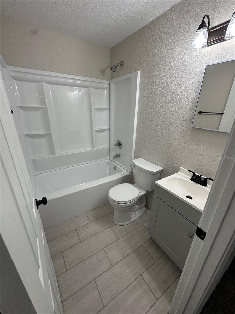 1199-1199 BENTLEY RD #4, LEESBURG, FL, 34748