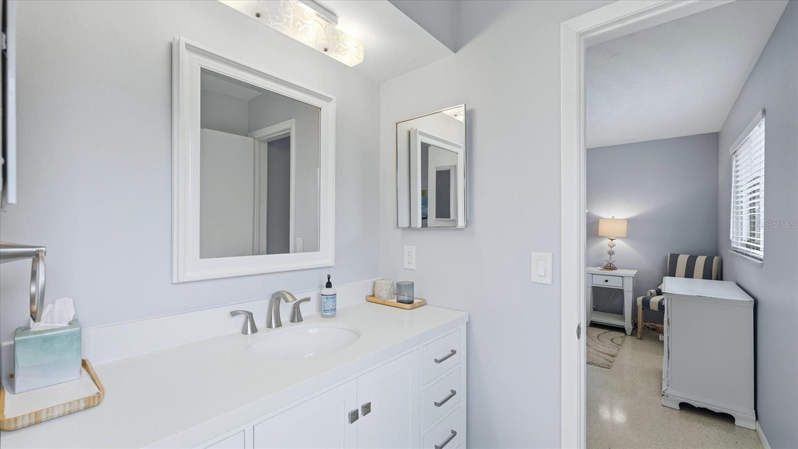 2486 BREAKWATER CIR, SARASOTA, FL, 34231