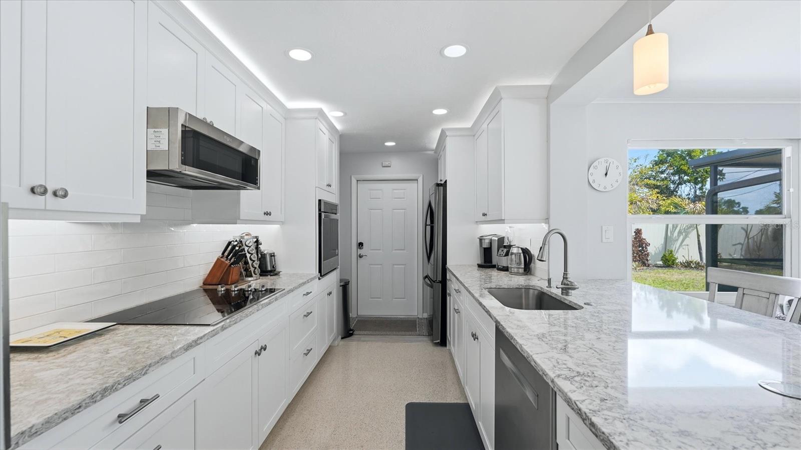 2486 BREAKWATER CIR, SARASOTA, FL, 34231