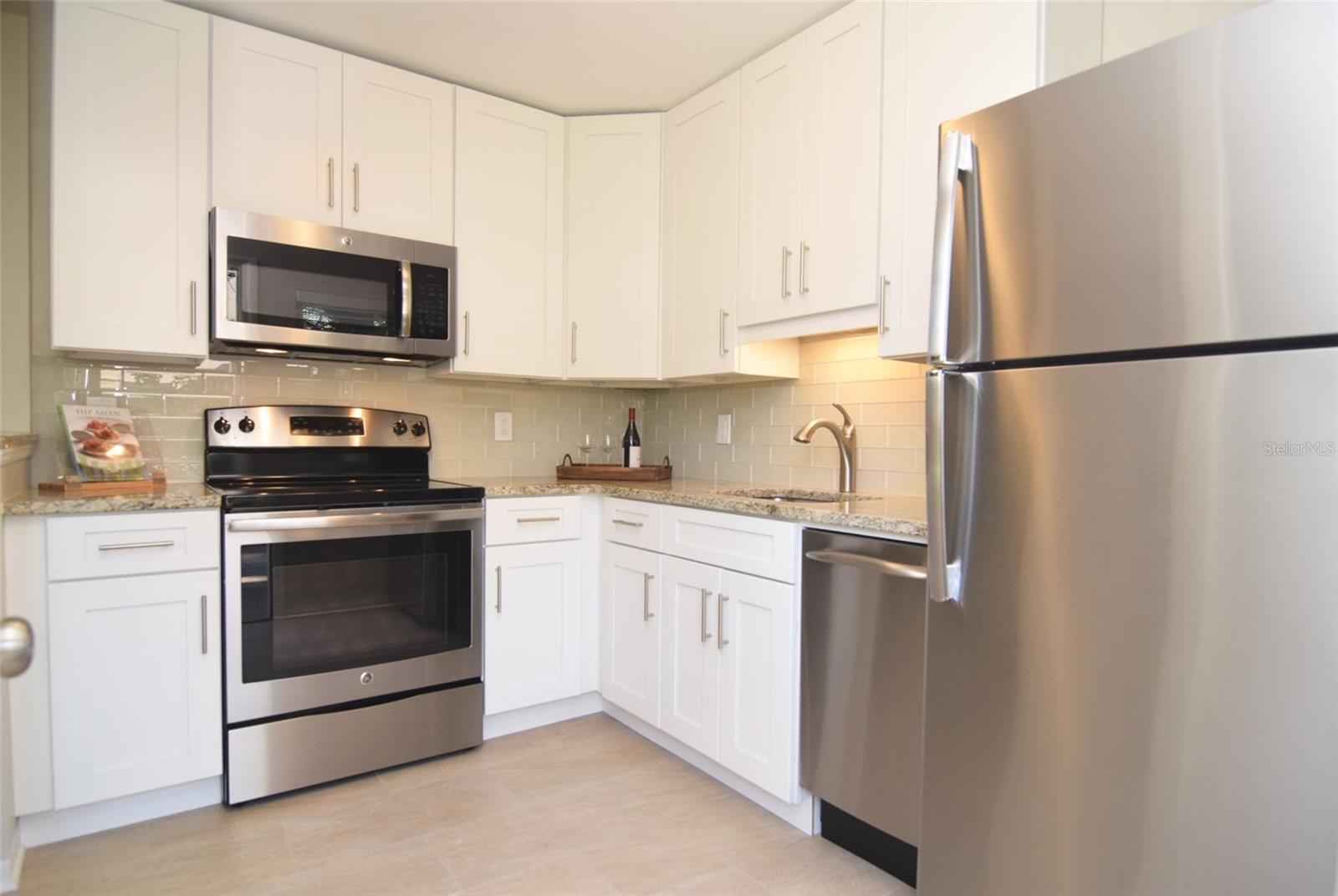 606 12TH AVE NE #2, ST PETERSBURG, FL, 33701