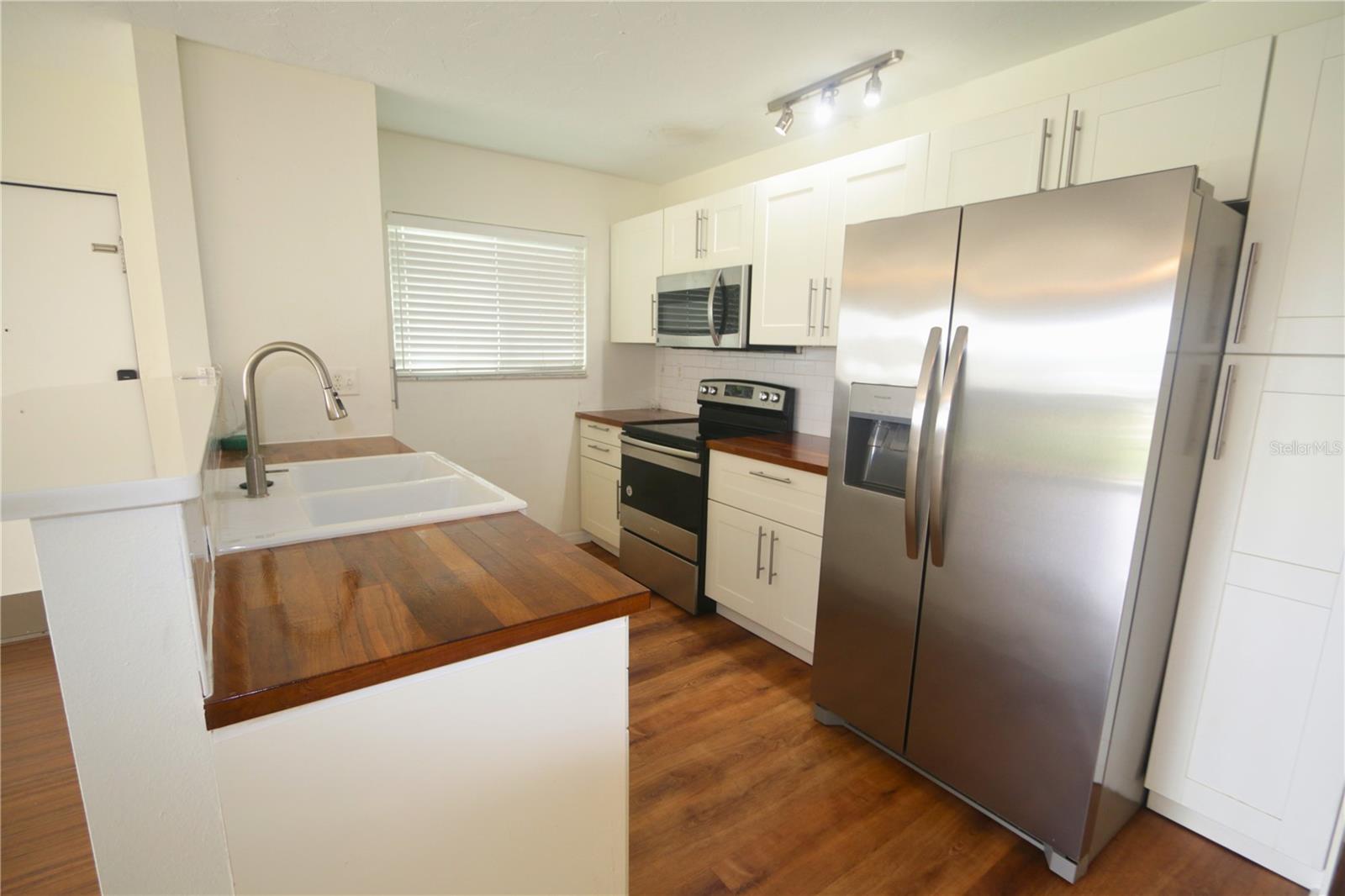 2938 CLARK RD #103, SARASOTA, FL, 34231