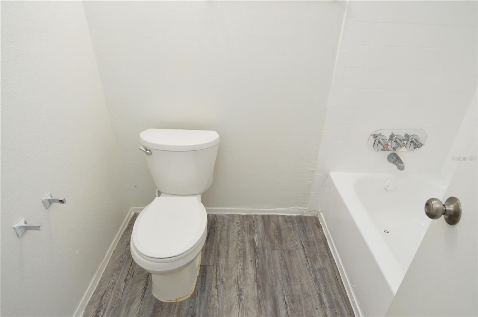 5006 MORRO MANOR DR #305, TAMPA, FL, 33617