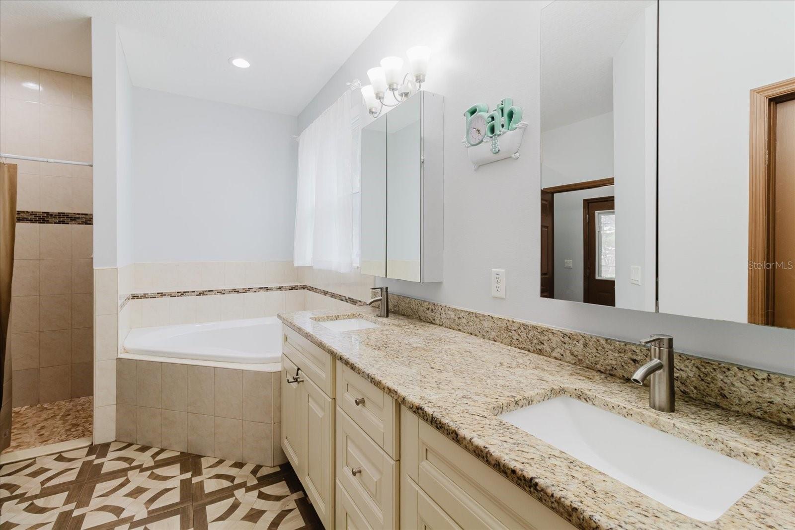 2603 BISMARK DR, VALRICO, FL, 33596