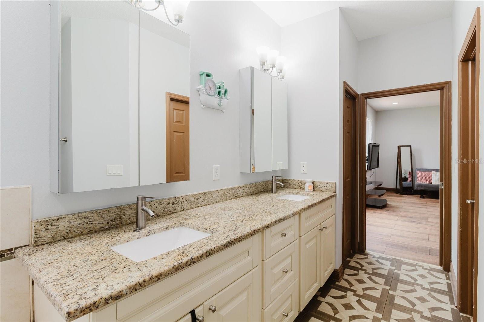 2603 BISMARK DR, VALRICO, FL, 33596