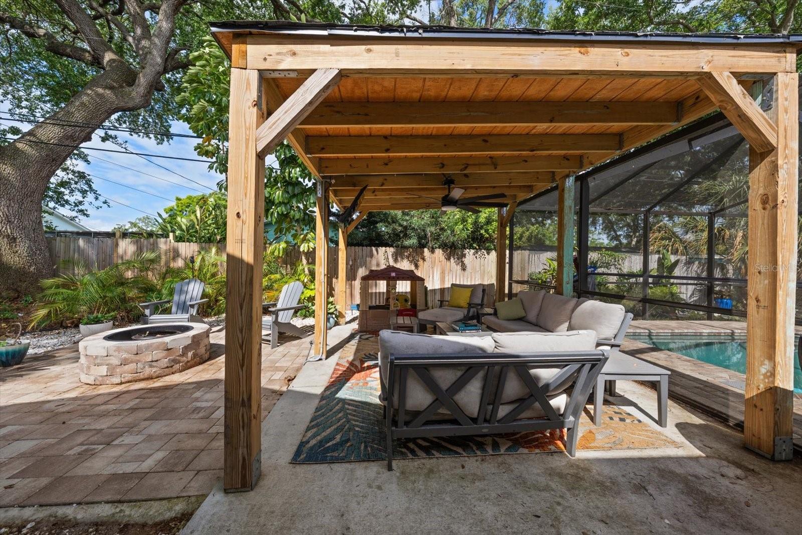 2388 JONES DR, DUNEDIN, FL, 34698