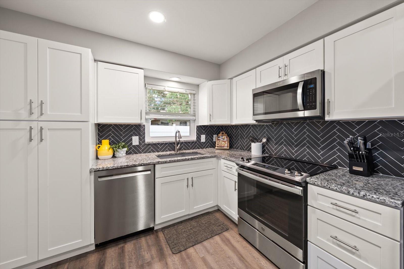 2388 JONES DR, DUNEDIN, FL, 34698