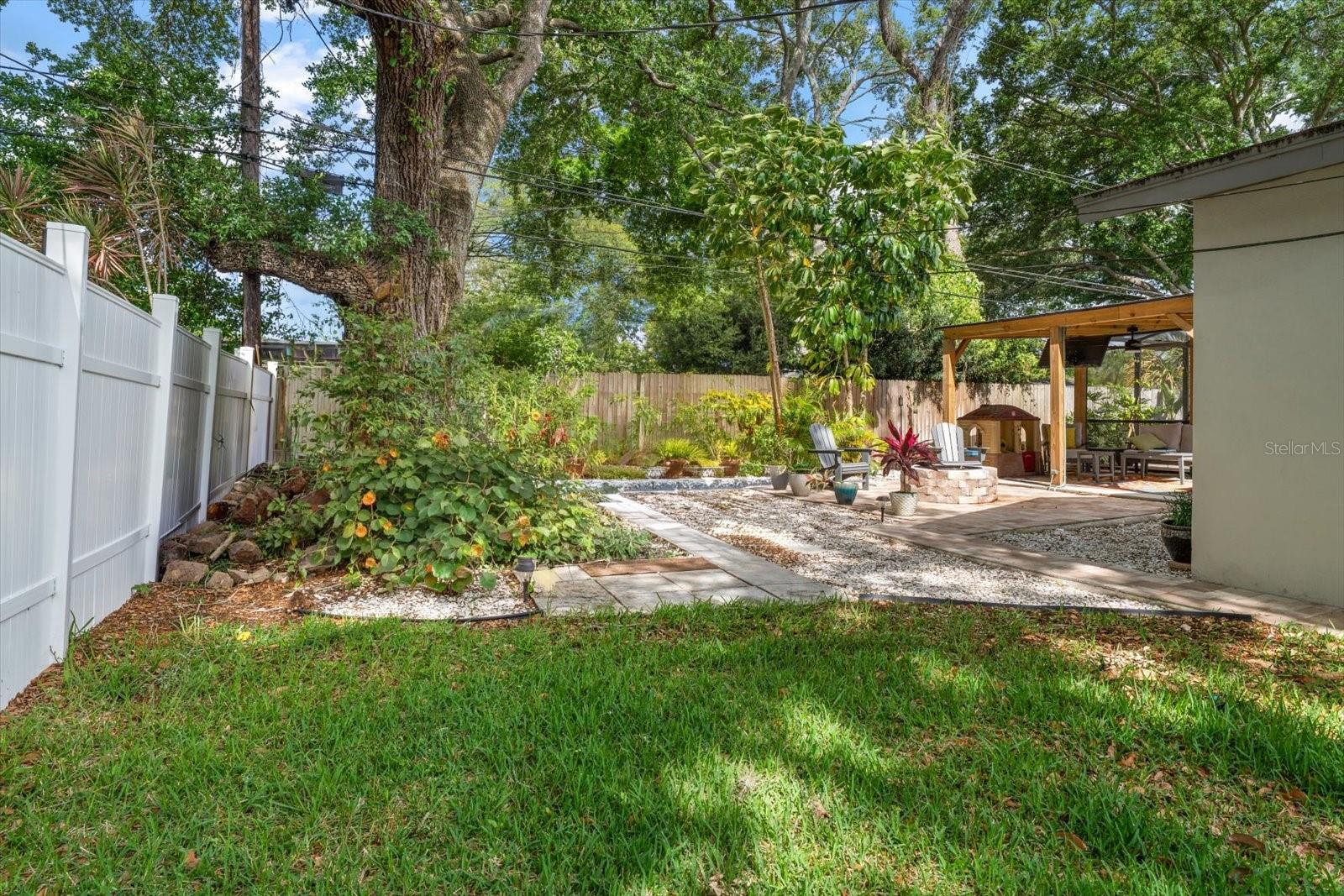 2388 JONES DR, DUNEDIN, FL, 34698