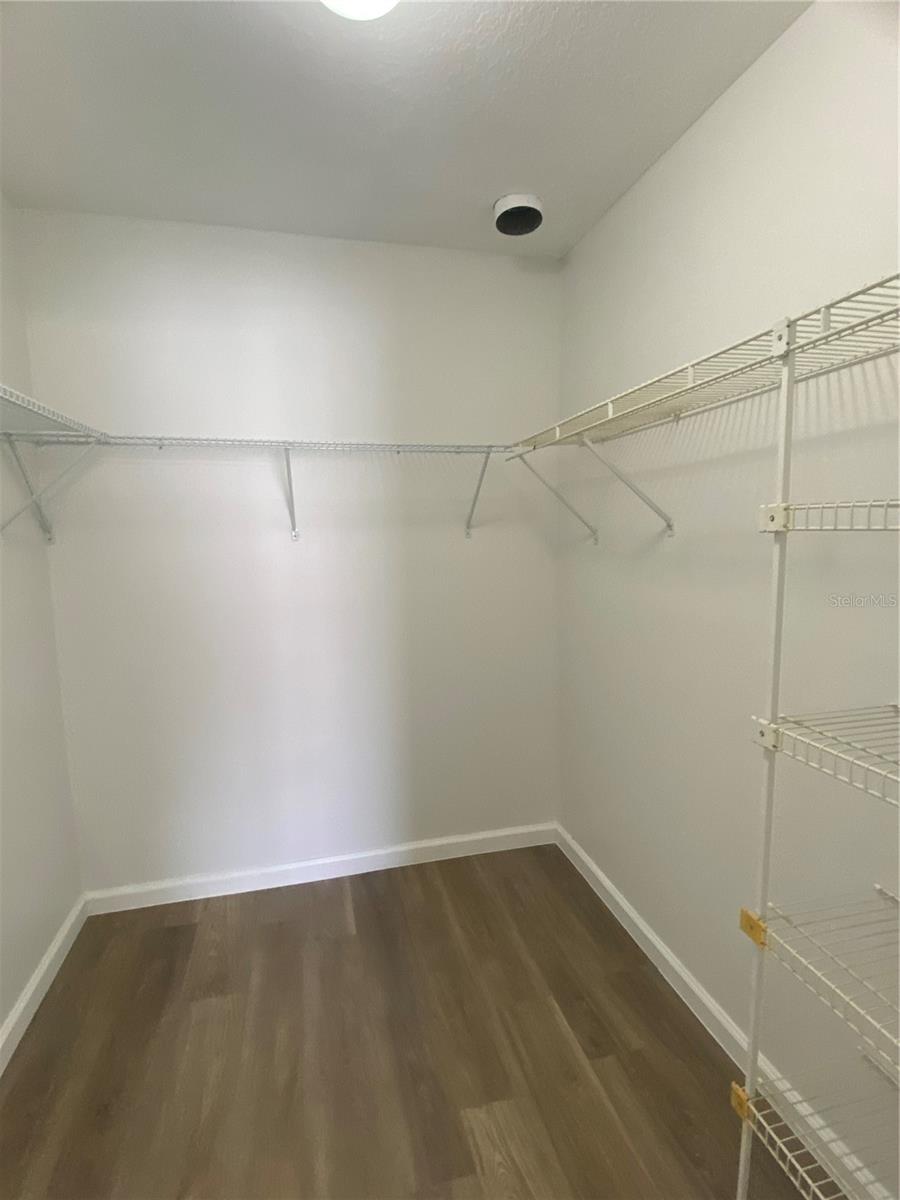 10020 N CONNECHUSETT RD, TAMPA, FL, 33617