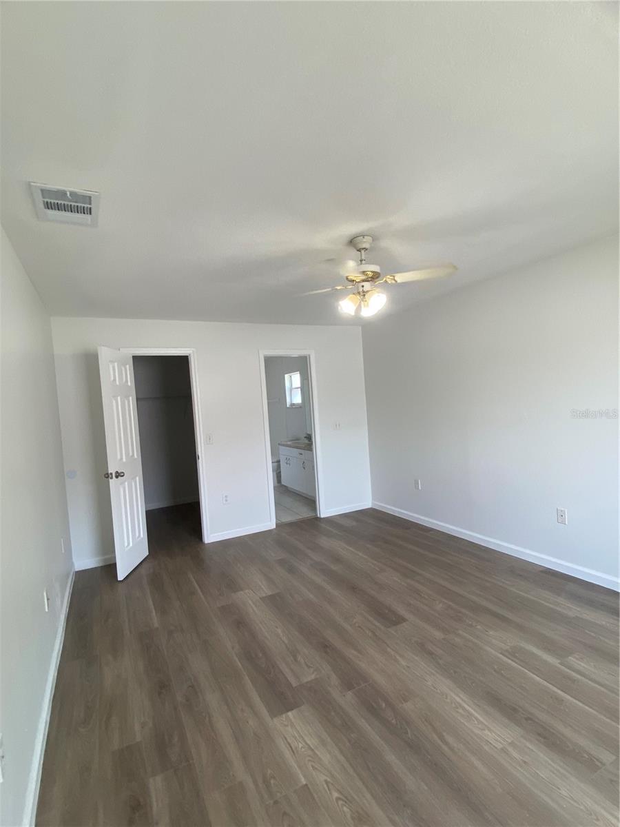 10020 N CONNECHUSETT RD, TAMPA, FL, 33617