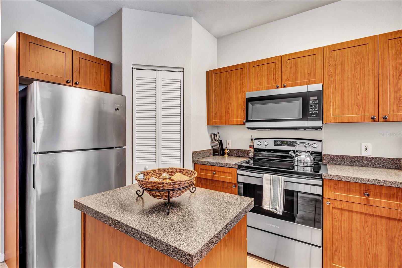 2250 PORTOFINO PL #235, PALM HARBOR, FL, 34683