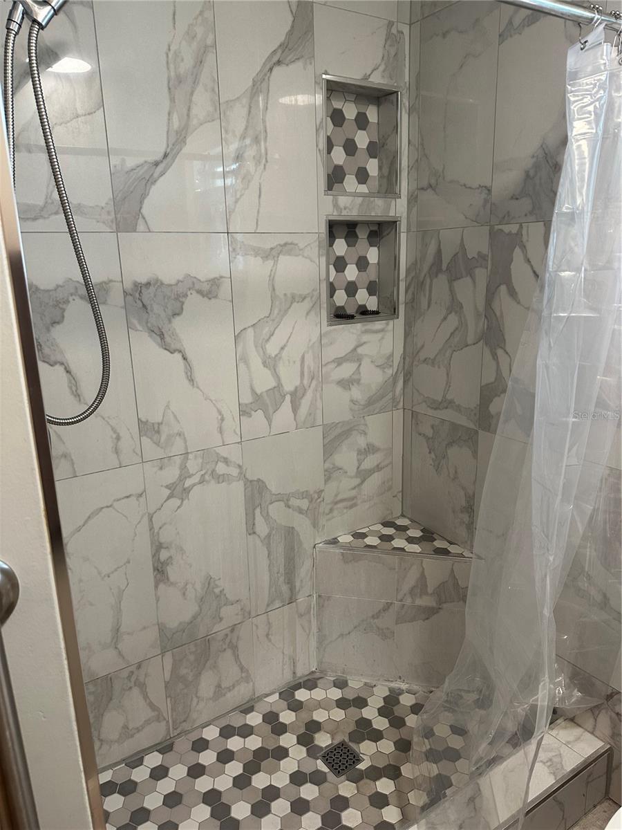 7411 ORANGE CREST CIR, LAKELAND, FL, 33810