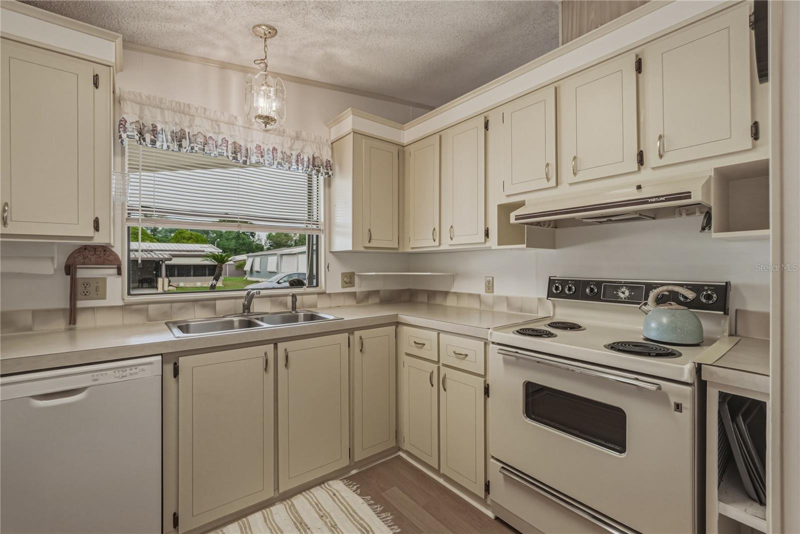 35116 COLONY HILLS DR, ZEPHYRHILLS, FL, 33541