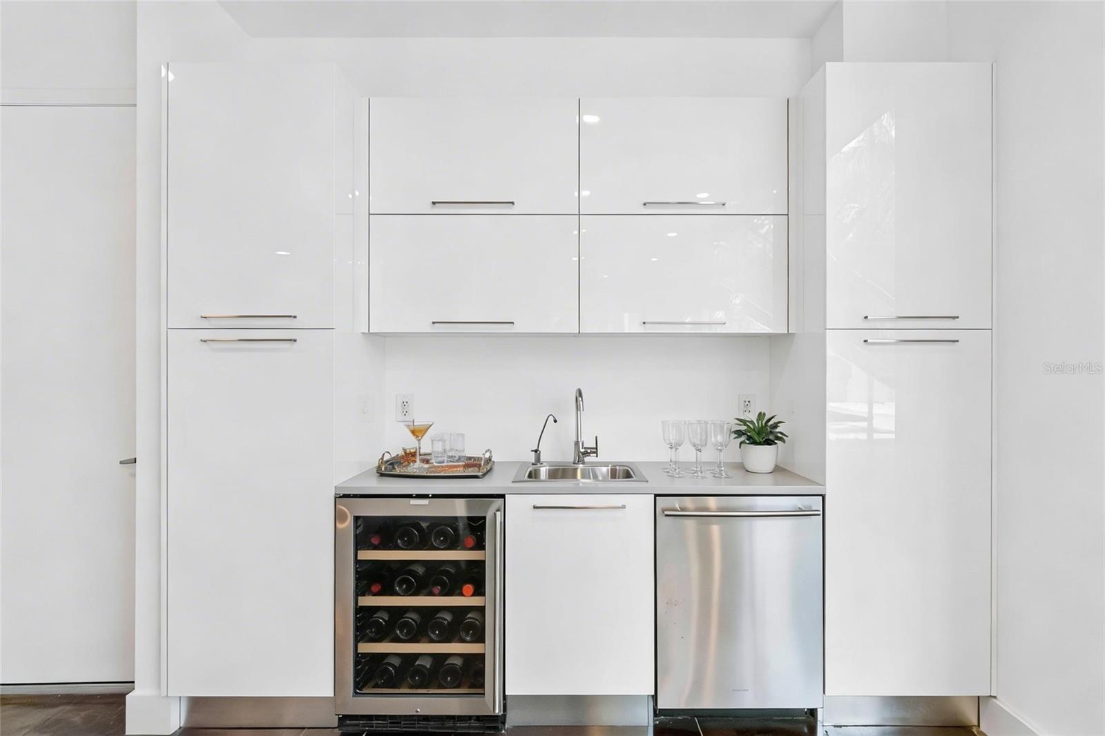 1751 HAWTHORNE ST, SARASOTA, FL, 34239