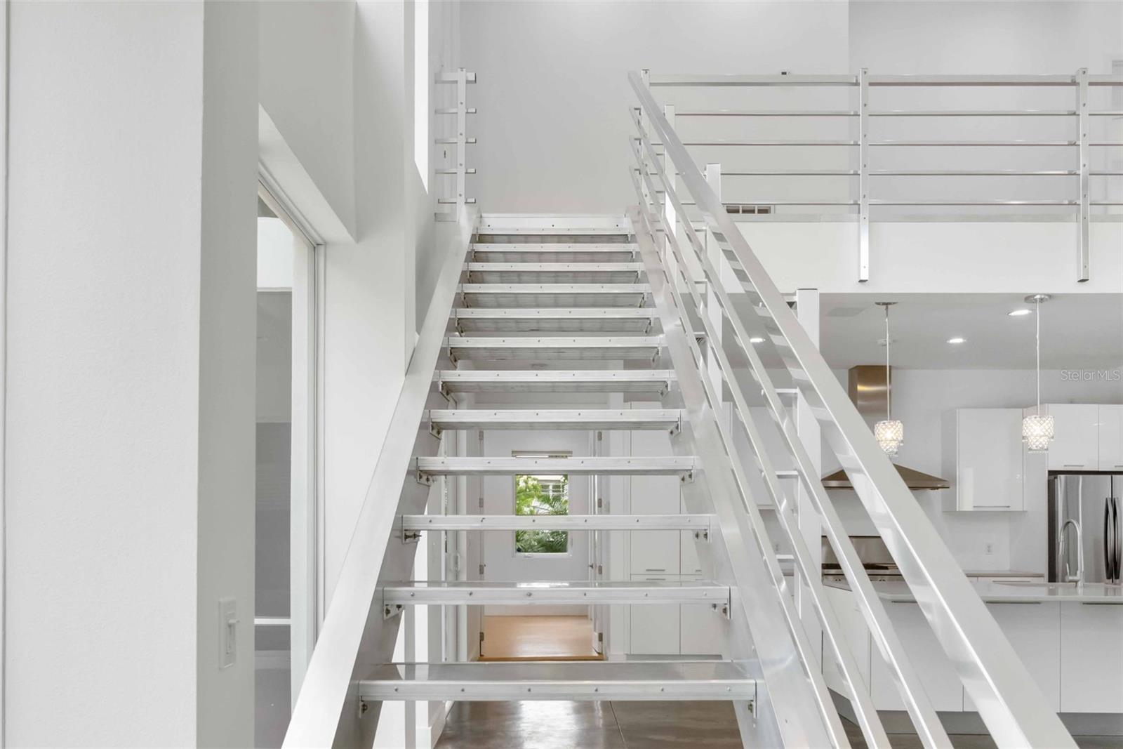 1751 HAWTHORNE ST, SARASOTA, FL, 34239