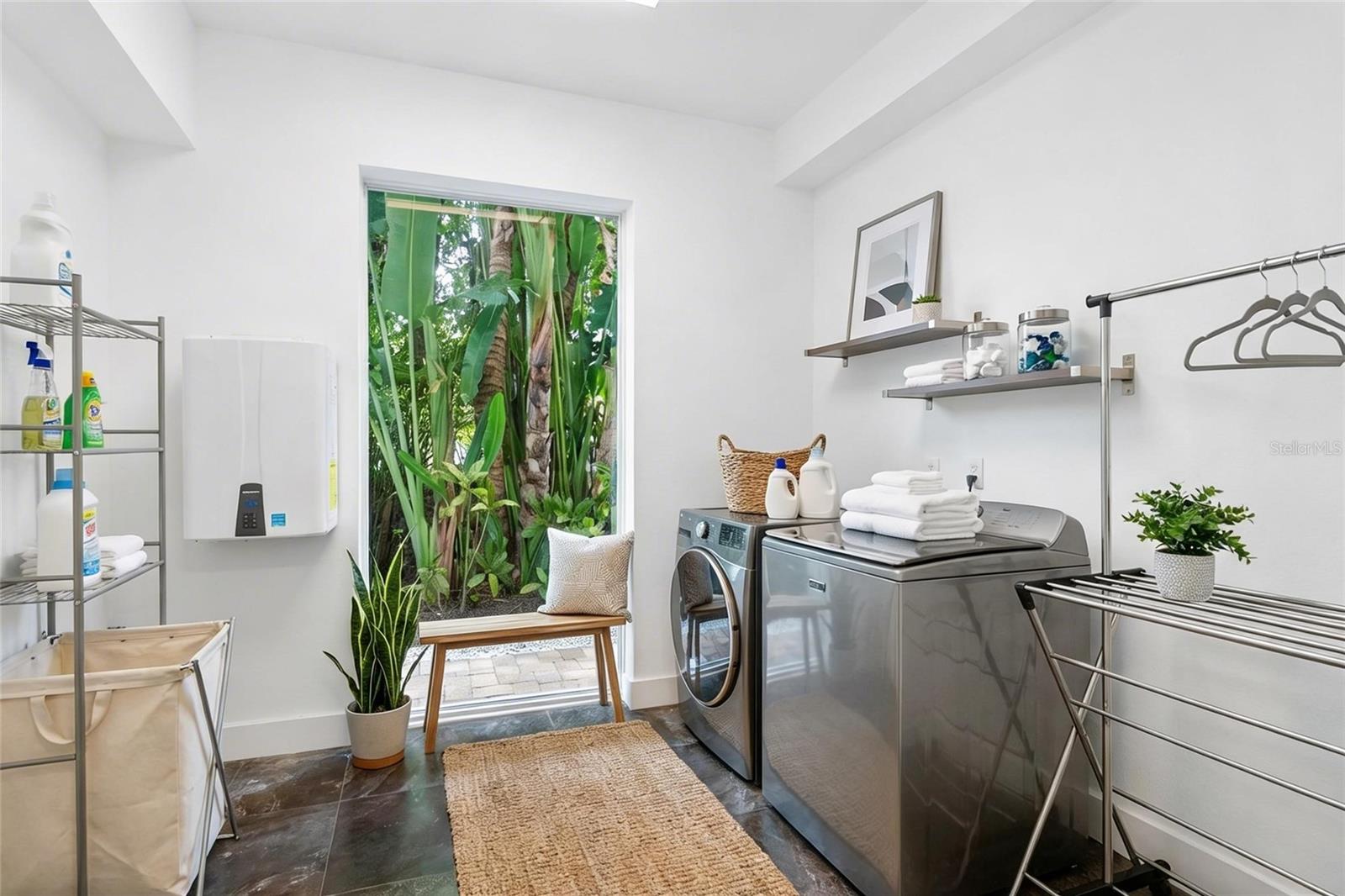 1751 HAWTHORNE ST, SARASOTA, FL, 34239