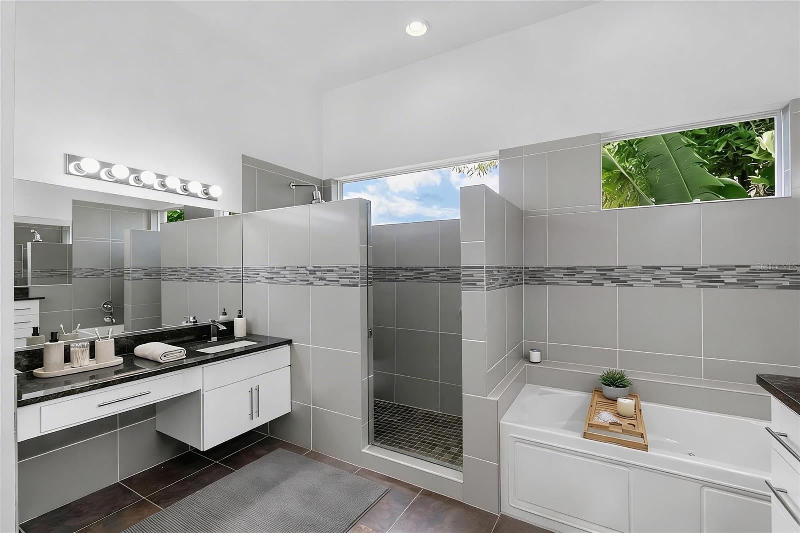 1751 HAWTHORNE ST, SARASOTA, FL, 34239