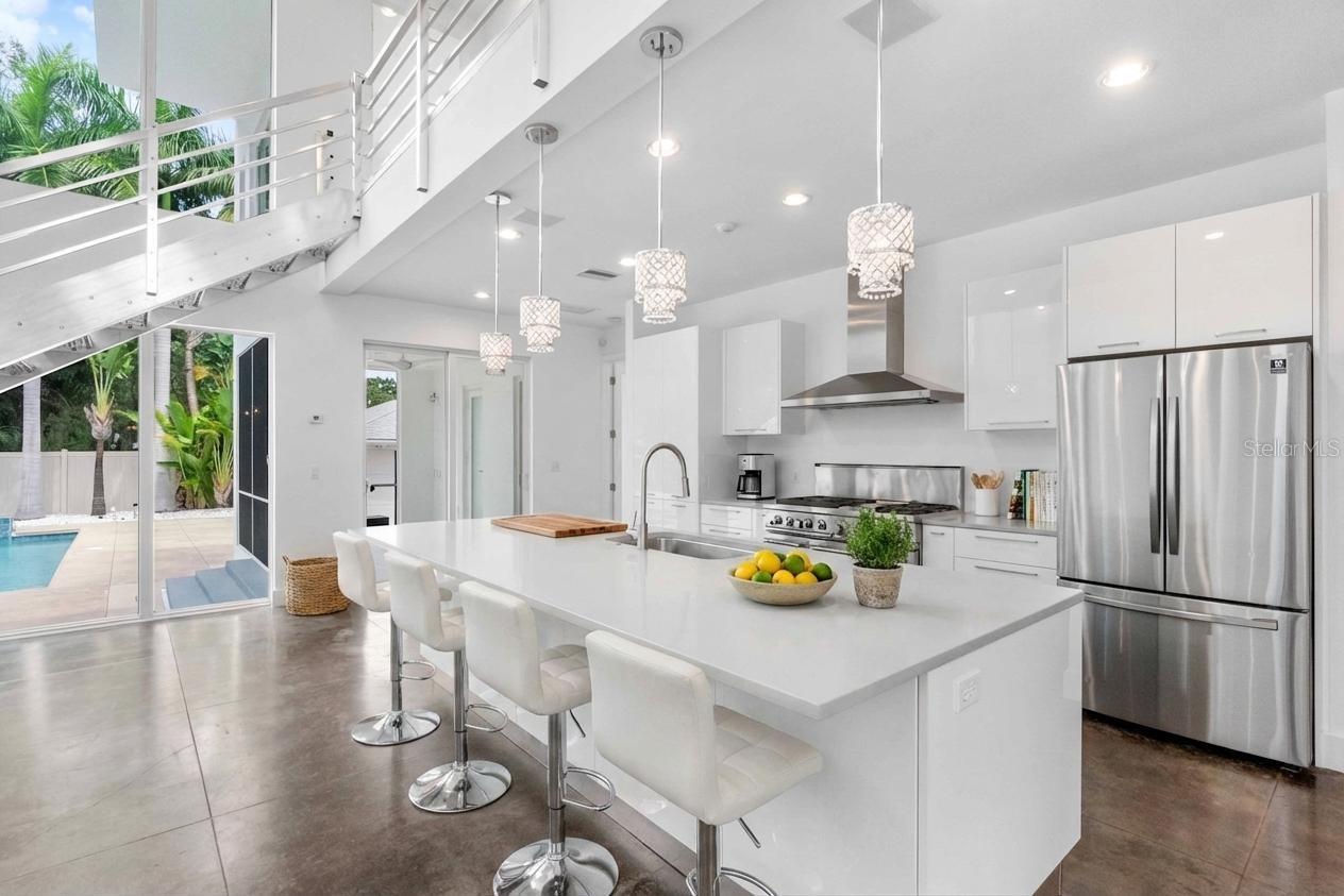 1751 HAWTHORNE ST, SARASOTA, FL, 34239