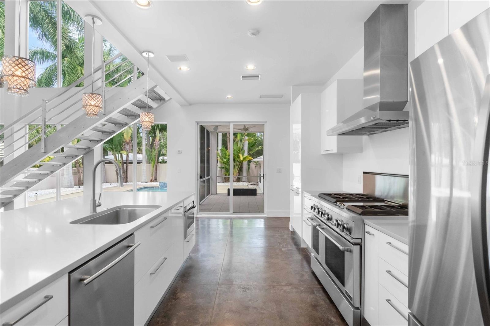 1751 HAWTHORNE ST, SARASOTA, FL, 34239