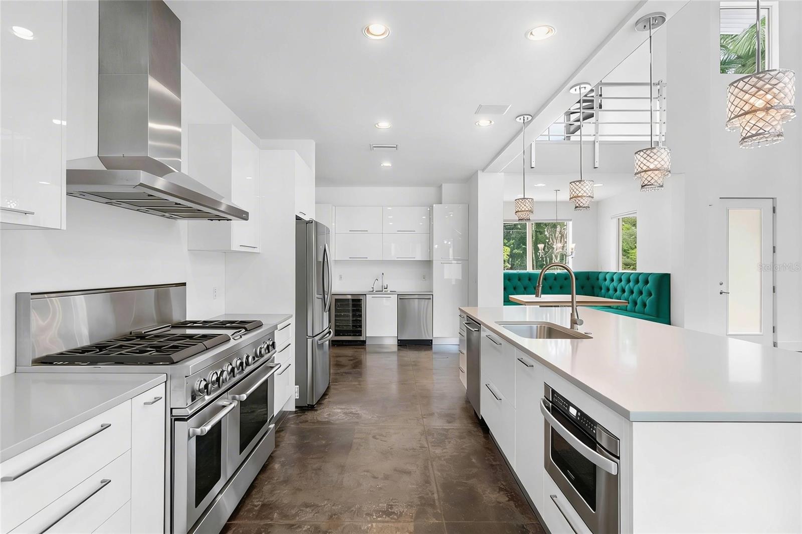 1751 HAWTHORNE ST, SARASOTA, FL, 34239