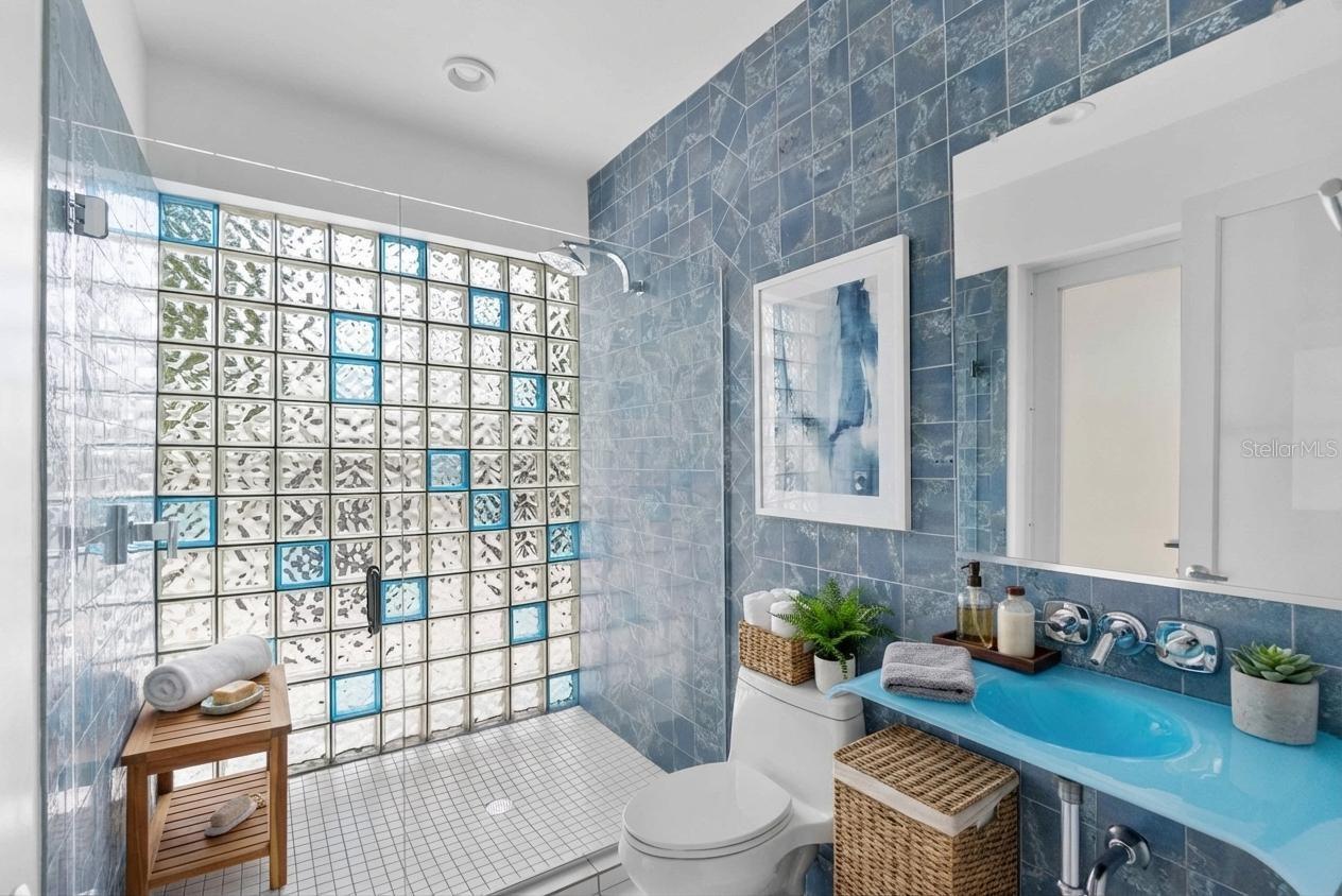 1751 HAWTHORNE ST, SARASOTA, FL, 34239