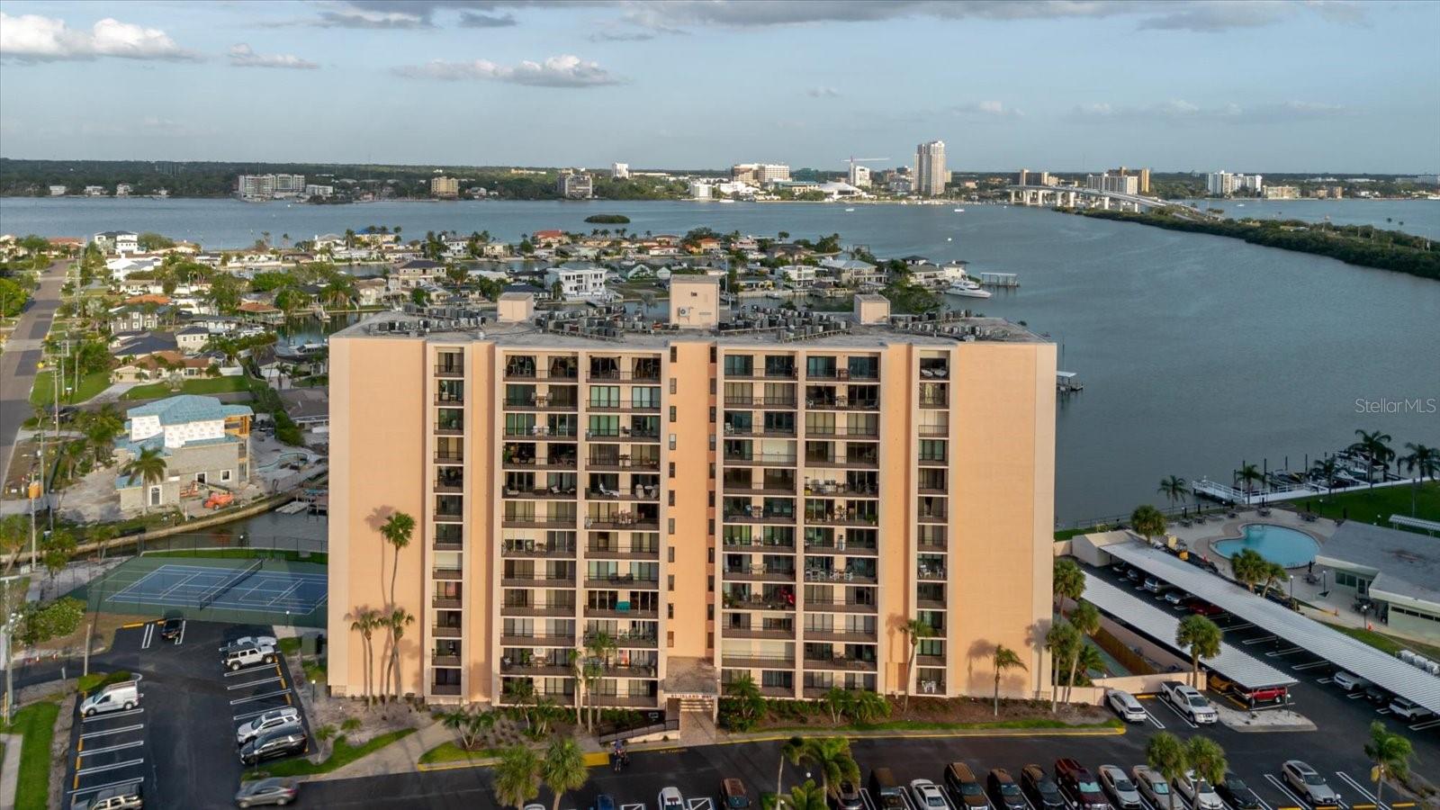 51 ISLAND WAY #801, CLEARWATER BEACH, FL, 33767