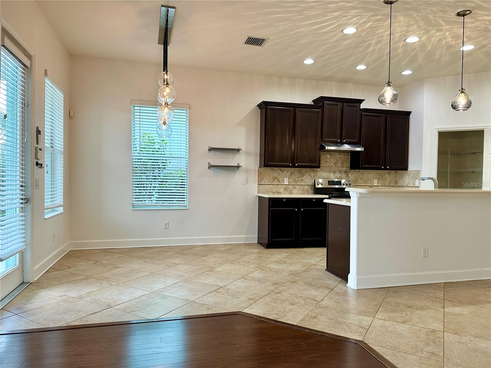 6157 CASTLETON HOLLOW RD, RIVERVIEW, FL, 33578