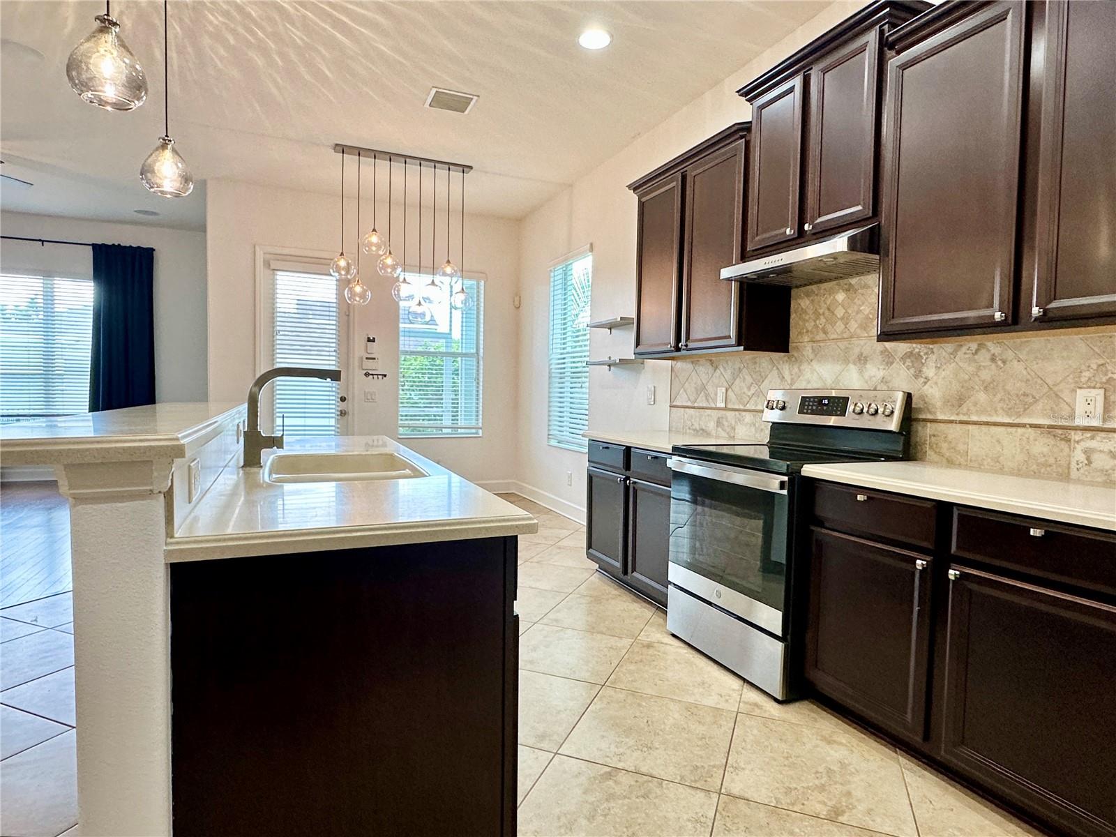 6157 CASTLETON HOLLOW RD, RIVERVIEW, FL, 33578