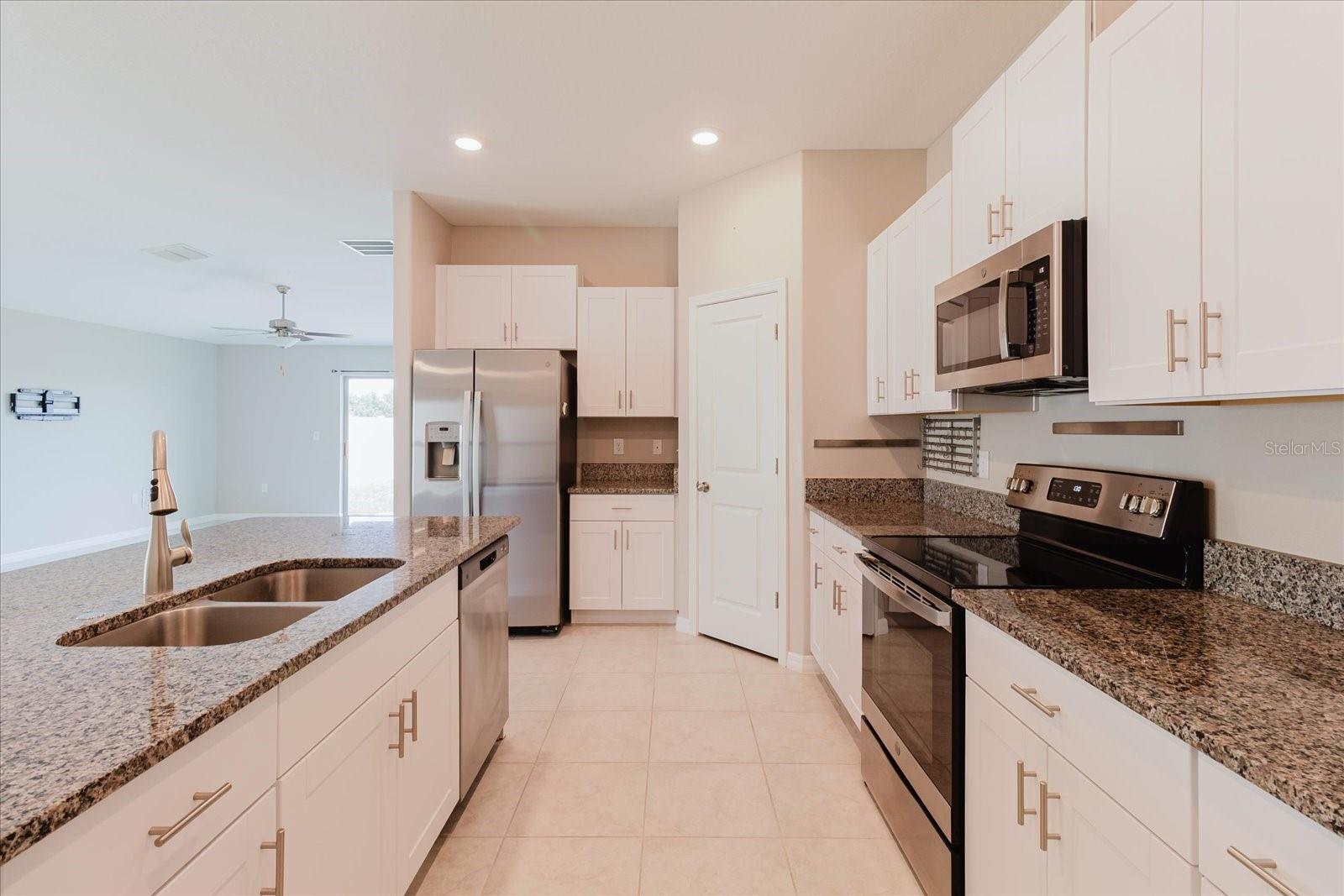 7025 KING CREEK DR, SUN CITY CENTER, FL, 33573