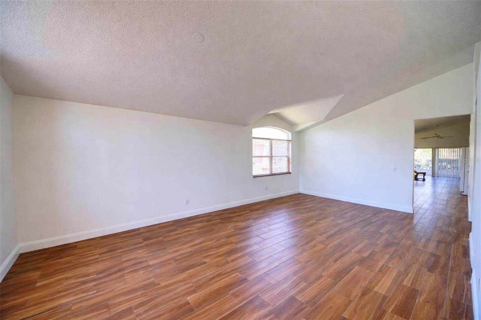 635 ROCHESTER LOOP, DAVENPORT, FL, 33897