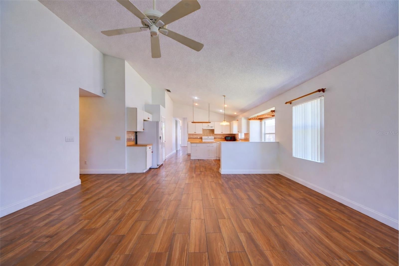 635 ROCHESTER LOOP, DAVENPORT, FL, 33897