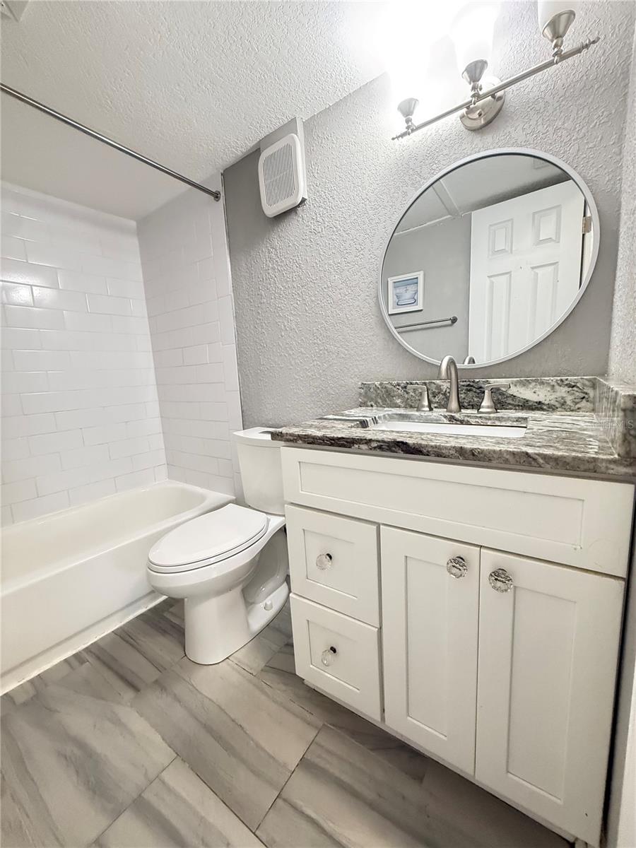 950 LAKE DESTINY RD #B, ALTAMONTE SPRINGS, FL, 32714