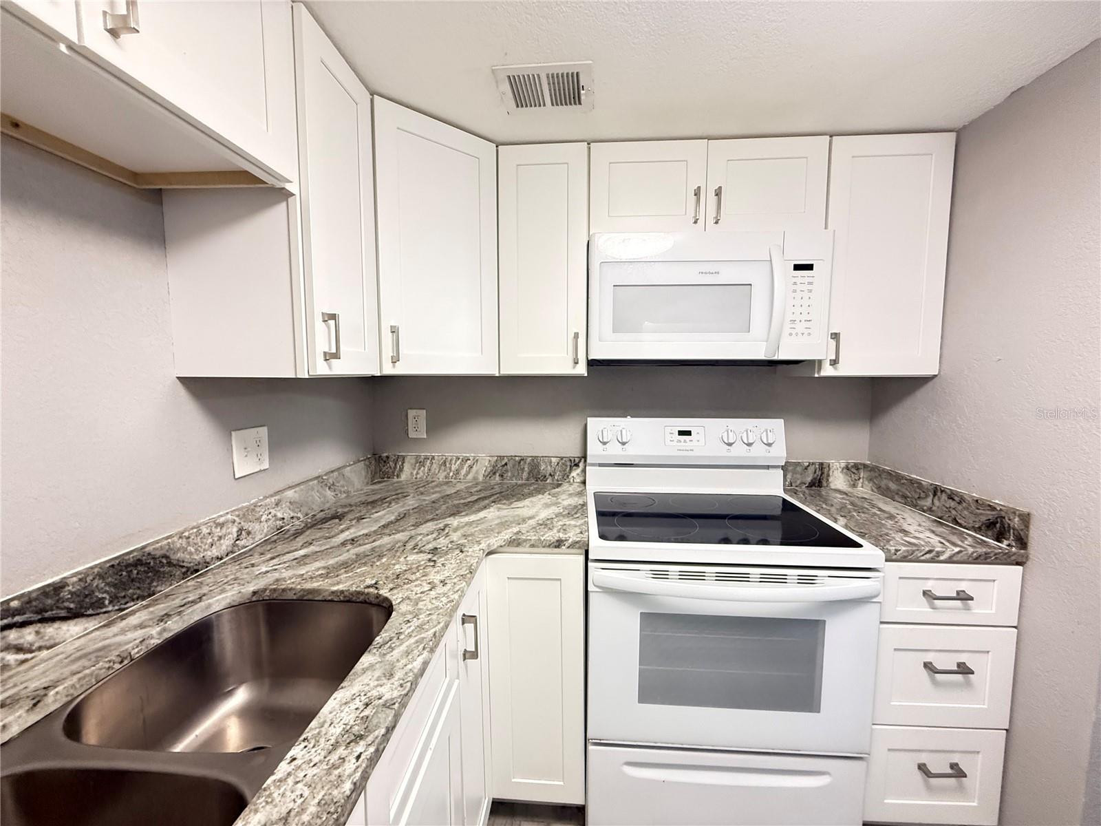 950 LAKE DESTINY RD #B, ALTAMONTE SPRINGS, FL, 32714