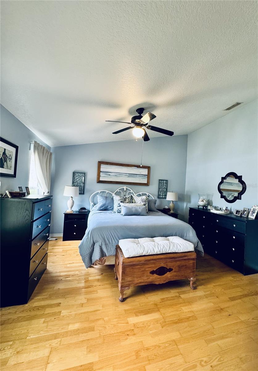 1116 SUNSET POINT RD #202, CLEARWATER, FL, 33755