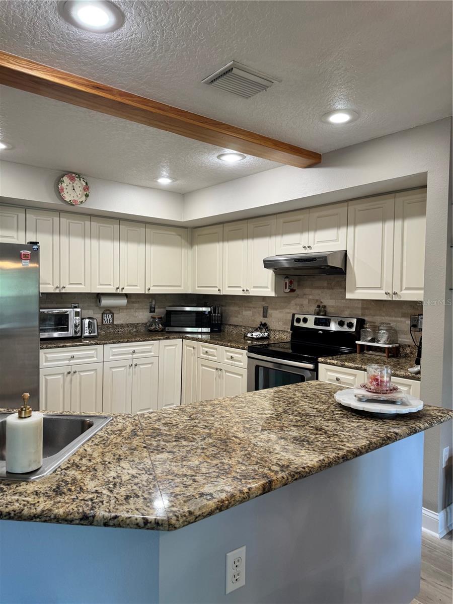 1116 SUNSET POINT RD #202, CLEARWATER, FL, 33755