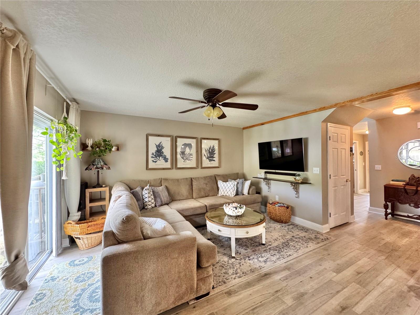 1116 SUNSET POINT RD #202, CLEARWATER, FL, 33755