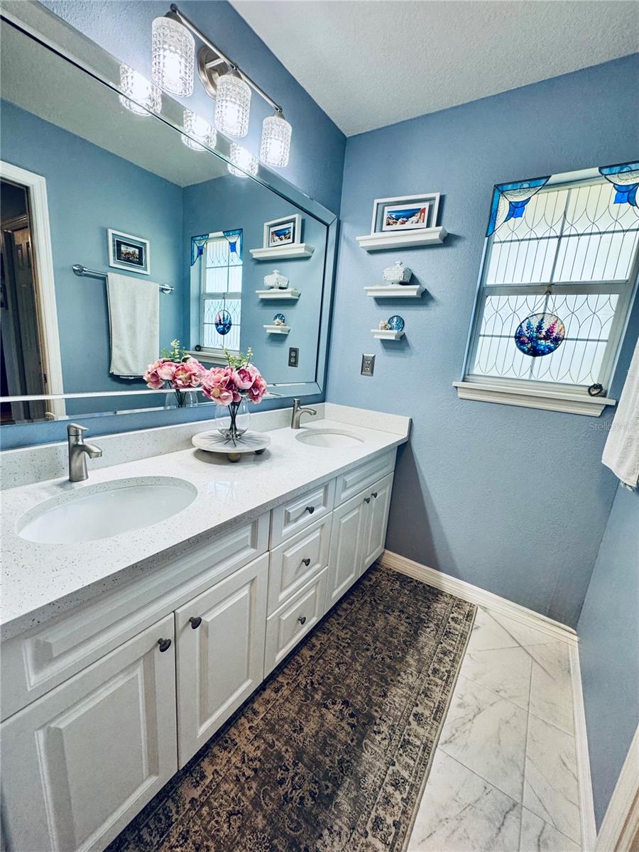 1116 SUNSET POINT RD #202, CLEARWATER, FL, 33755