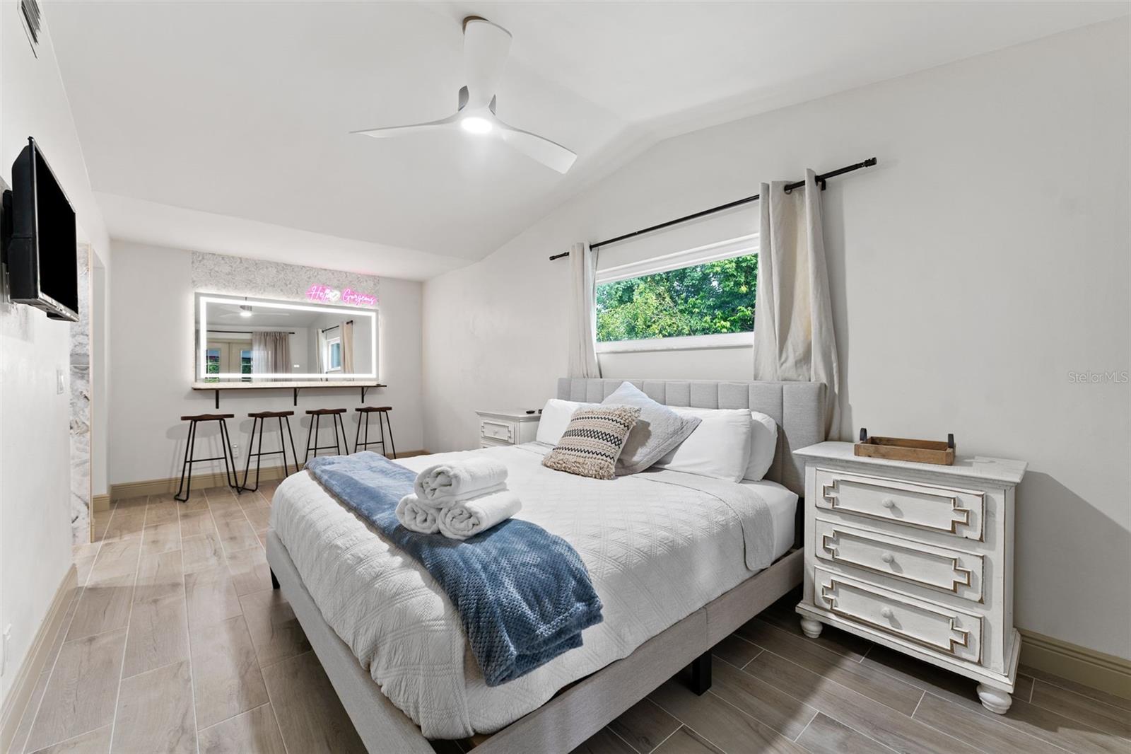 1830 LAKEVIEW RD, CLEARWATER, FL, 33764