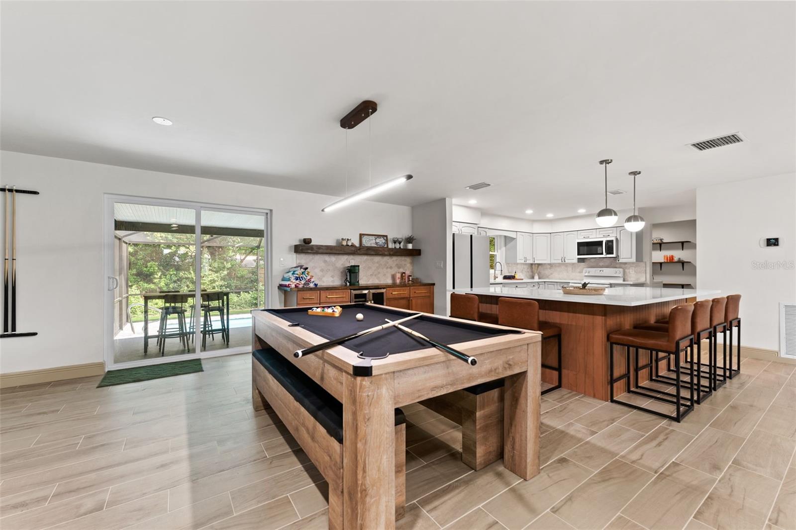 1830 LAKEVIEW RD, CLEARWATER, FL, 33764